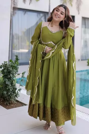 Green mirror lace work mul chanderi kurta set