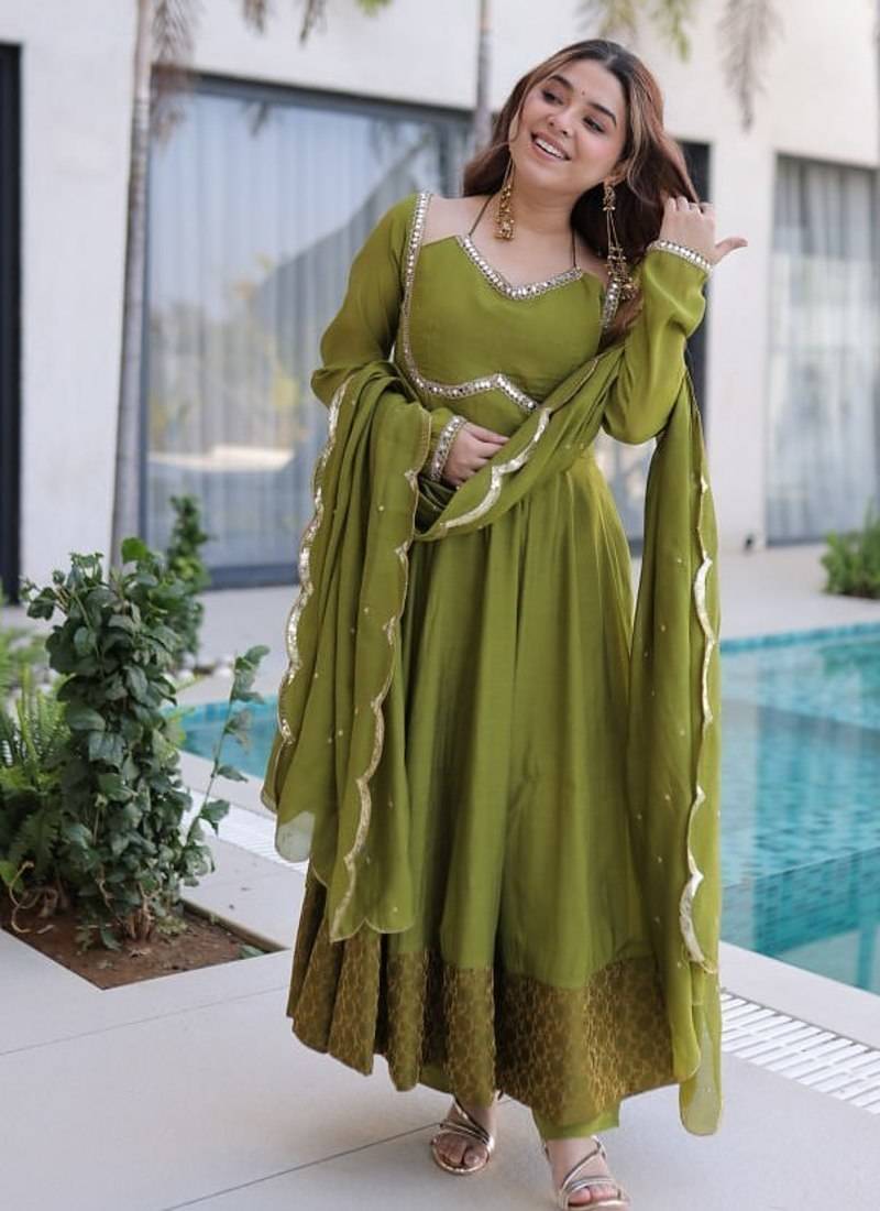 Green mirror lace work mul chanderi kurta set