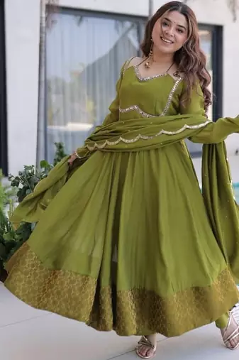 Green mirror lace work mul chanderi kurta set