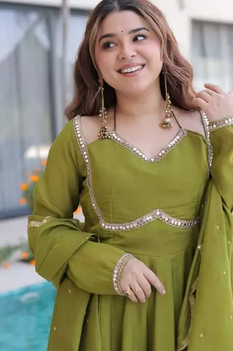Green mirror lace work mul chanderi kurta set