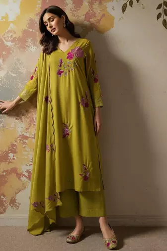 Elegant chanderi silk kurta pant set with embroidered dupatta – designer ethnic wear for women