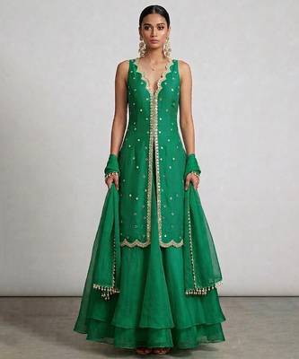 Emerald green embroidered organza Leheng set 1