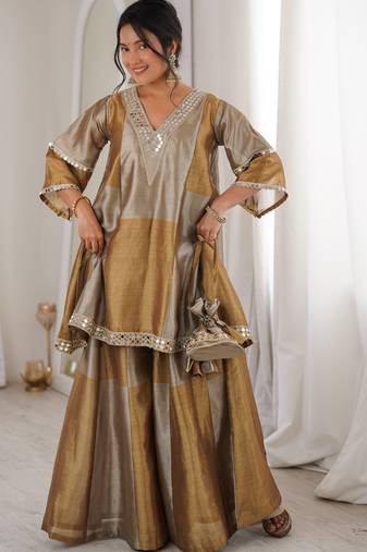 Readymade two-tone top-bottom set with mirror work & batwa