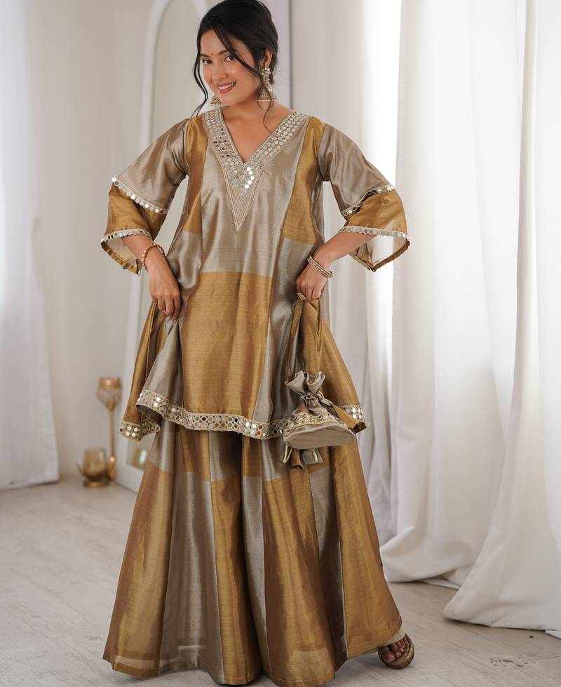 Readymade two-tone top-bottom set with mirror work & batwa