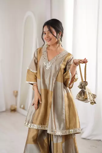 Readymade two-tone top-bottom set with mirror work & batwa