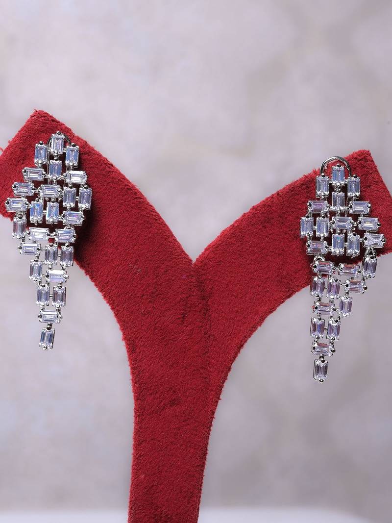 Silver alloy zelda diamond earrings