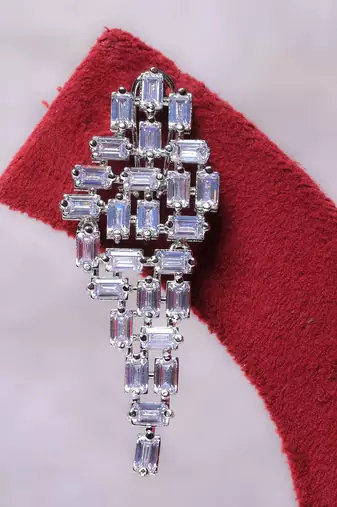 Silver alloy zelda diamond earrings