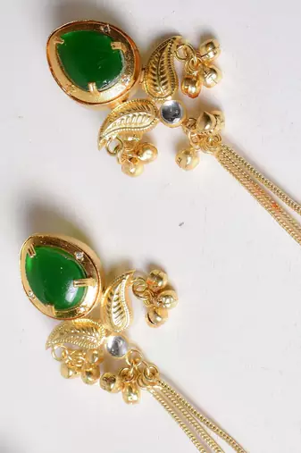 Gold alloy inayata fusion earrings  emerald