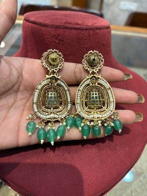 Gold alloy ikshitha kundan earrings 3