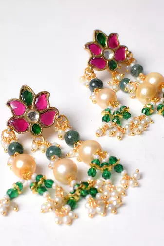 Gold alloy ishaana kundan earrings
