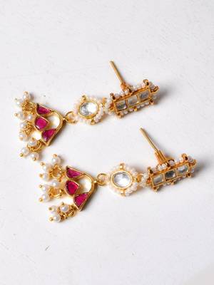 Gold alloy itika kundan earrings 1
