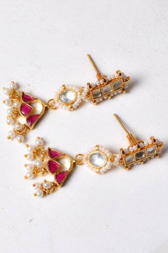 Gold alloy itika kundan earrings