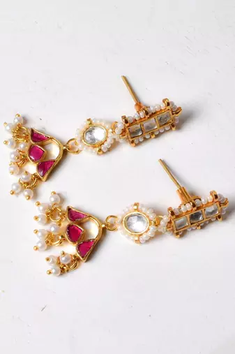 Gold alloy itika kundan earrings