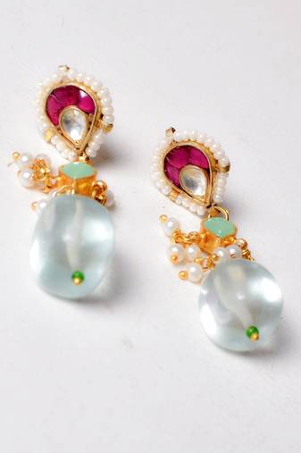 Gold alloy falguni kundan earrings