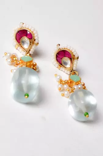 Gold alloy falguni kundan earrings