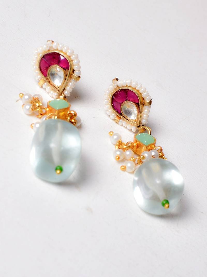 Gold alloy falguni kundan earrings