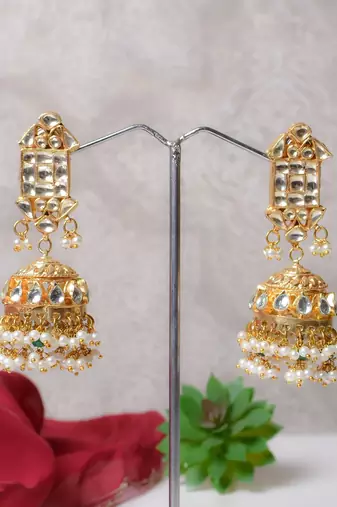 Gold alloy chanchala kundan jhumka earrings