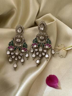 Gold alloy vama polki earrings 3