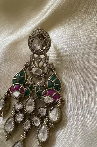 Gold alloy vama polki earrings