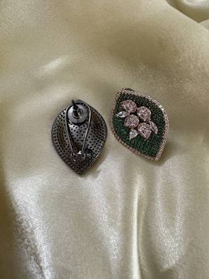 Gold alloy amelia stud earrings  emerald 4