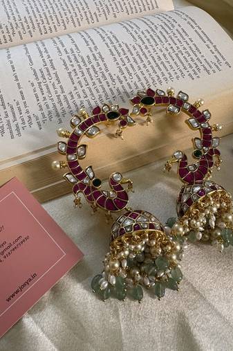 Gold alloy mayur kundan earcuffs
