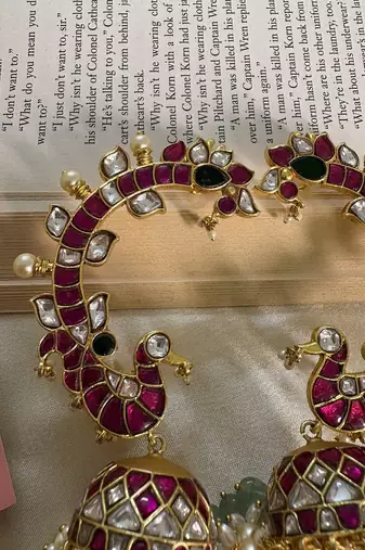 Gold alloy mayur kundan earcuffs