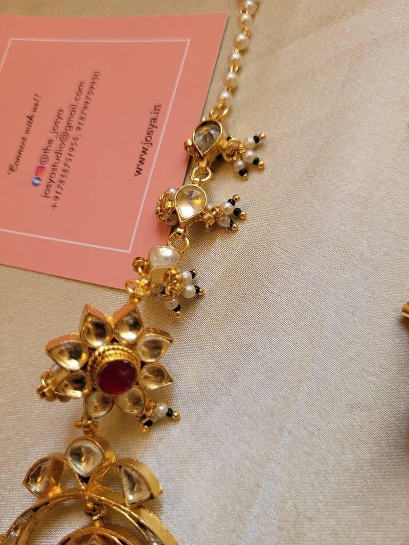 Gold alloy vritika kundan chandbali