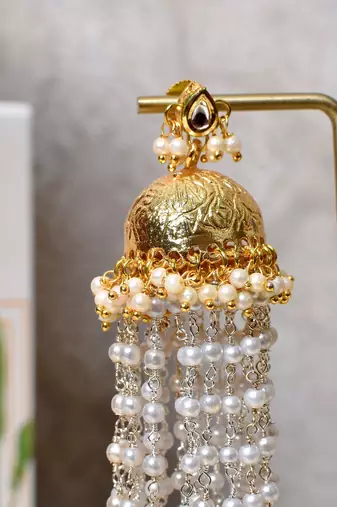Gold alloy jiva oversized jhumka earrings