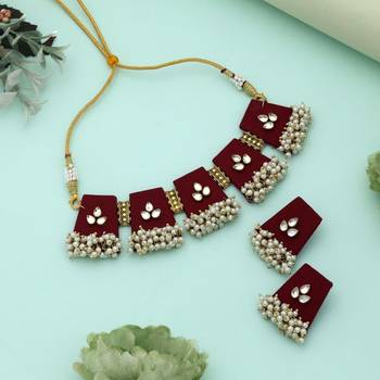 maroon metallic work alloy choker necklace set 1