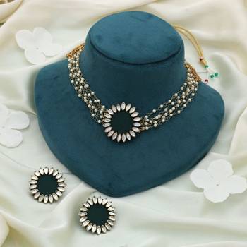green metallic work alloy choker necklace set 2