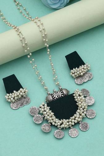 Green color handcraft necklace set