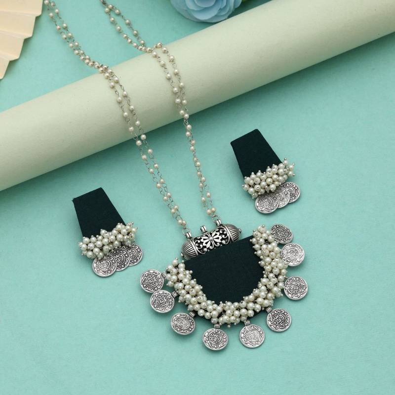 Green color handcraft necklace set