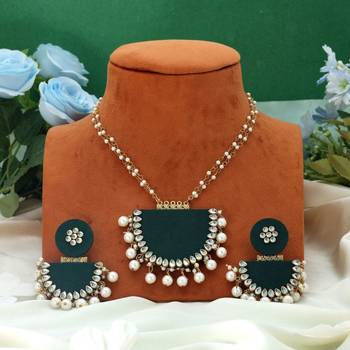 green handcrafted stone alloy necklace set 1