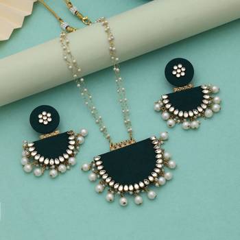 green handcrafted stone alloy necklace set 2