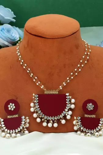 Maroon color handcraft necklace set