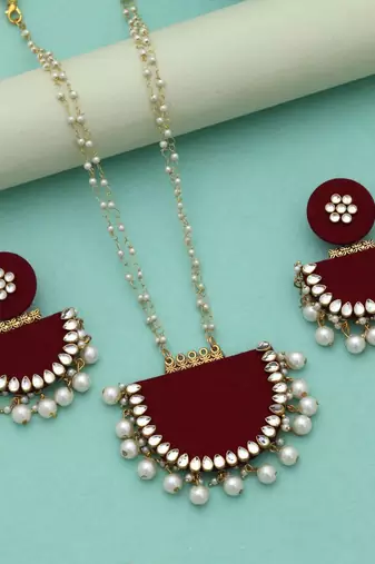 maroon handcrafted stone alloy necklace set