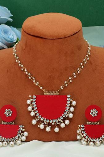 Red color handcraft necklace set
