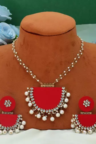 Red color handcraft necklace set