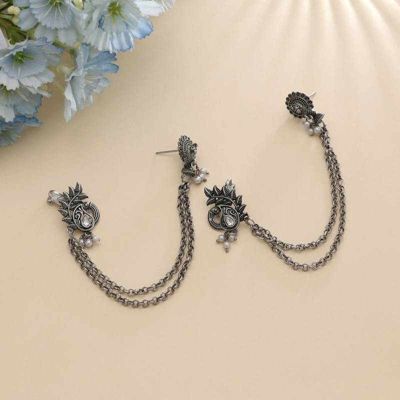 Silver color oxidised ear cuff