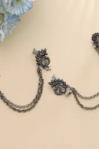 Light pink color oxidised ear cuff