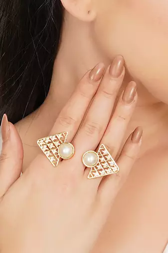 white brass ring with pearl geometric triangle work