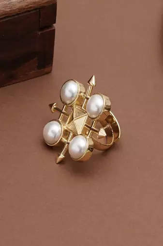 white brass ring with pearl geometric grid work