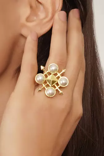 white brass ring with pearl geometric grid work