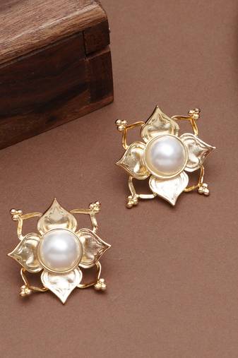 white brass earrings with pearl geometric grid work