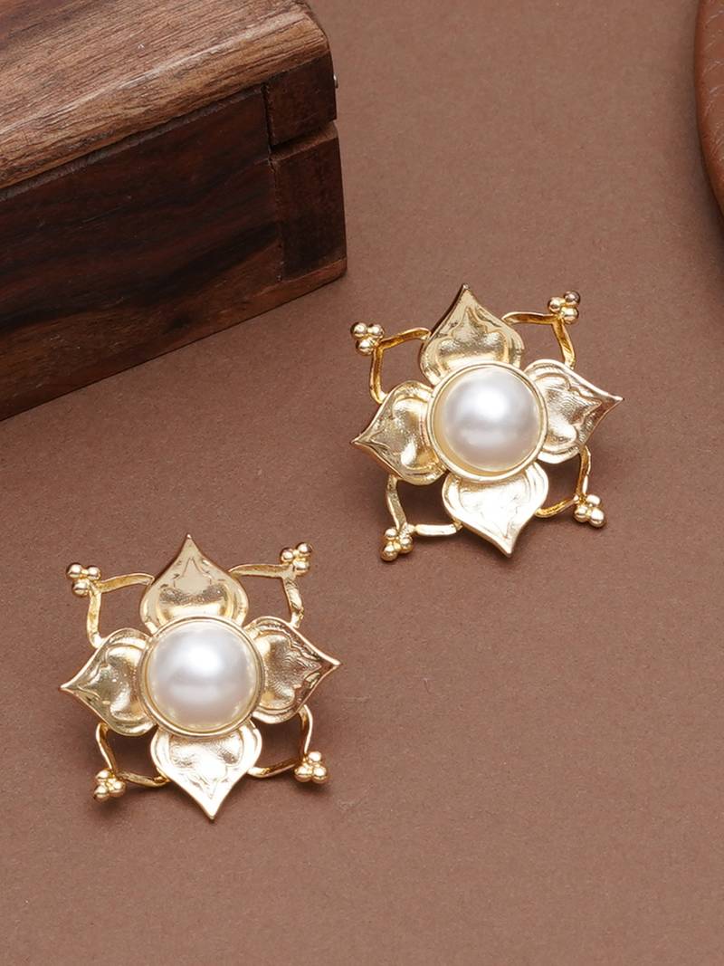 white brass earrings with pearl geometric grid work
