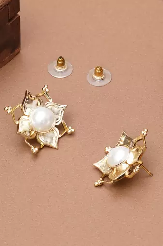 white brass earrings with pearl geometric grid work