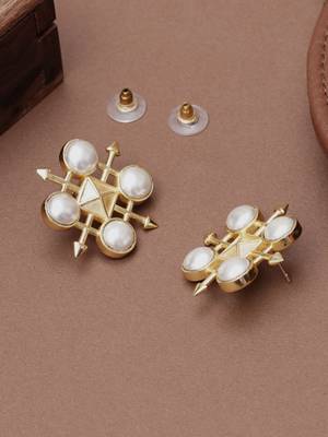 white brass earrings with pearl geometric work 3