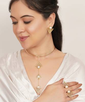 golden brass necklace set with pearl geometric design 2