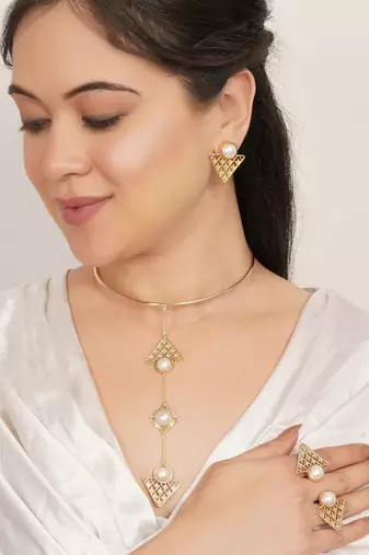 golden brass necklace set with pearl geometric design