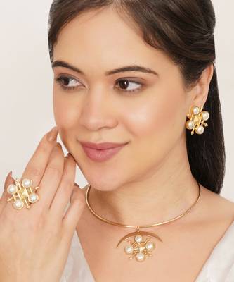 gold brass necklace set with pearl crescent design 2